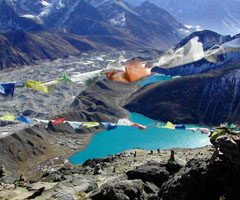 everest gokyo lake trekking